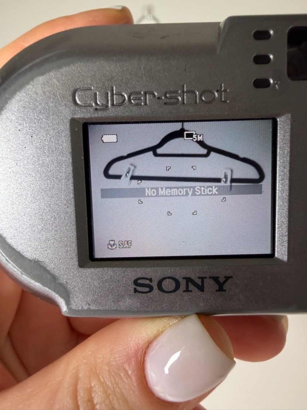 Sony Cyber-shot 5.1MP Digital Camera DSC-P93A Silver - TESTED & WORKING - Picture 11 of 16